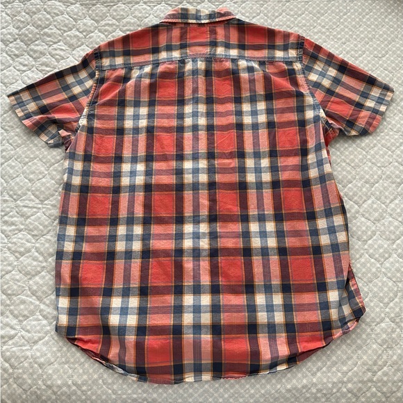 American Eagle, men’s lg, vintage fit, button down collard short sleeve shirt - Picture 2 of 3